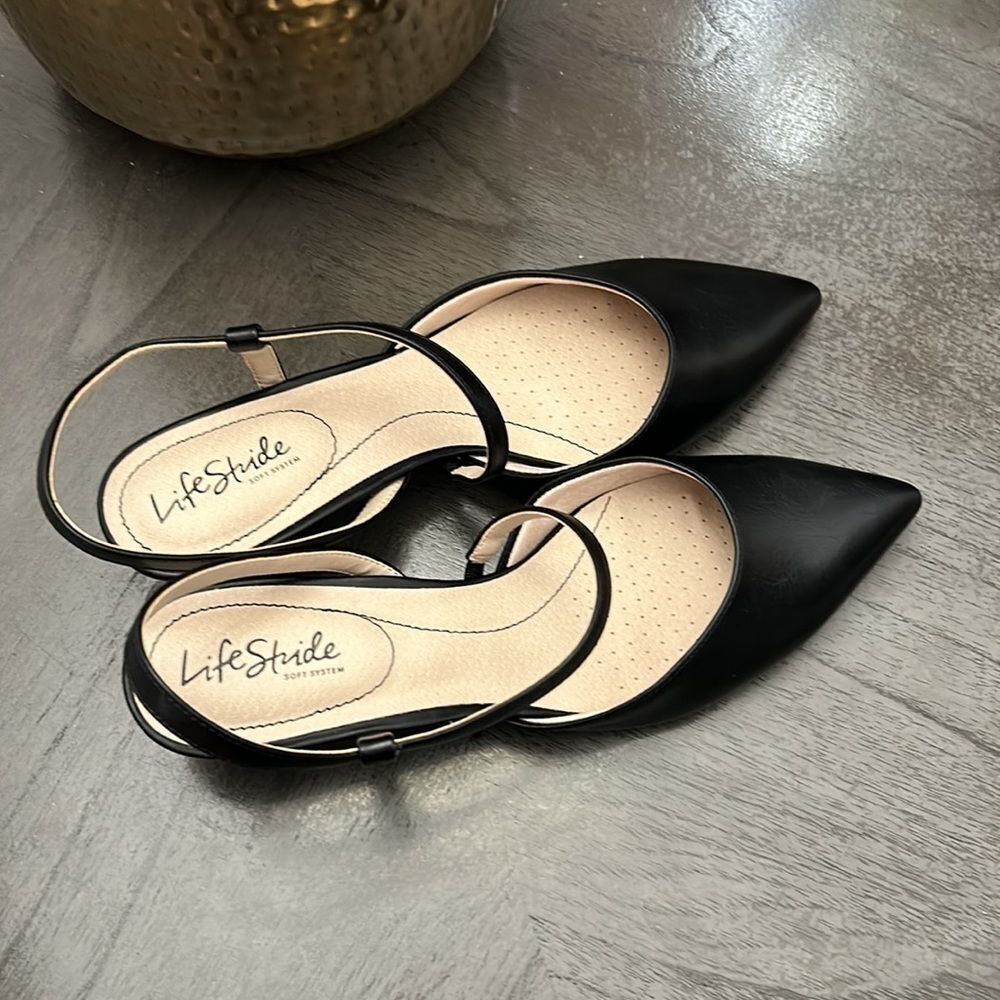 LIFESTRIDE Minimalist Slingback Pumps Black - Picture 5 of 11